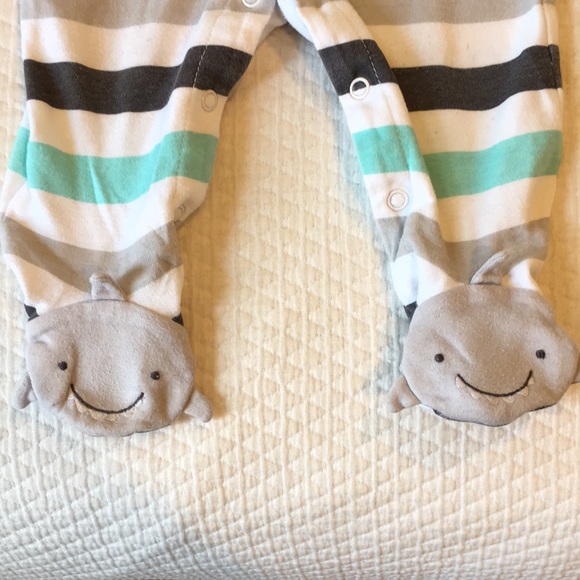 Carter’s Long Sleeved Onesies (SET OF 2) - Picture 3 of 9